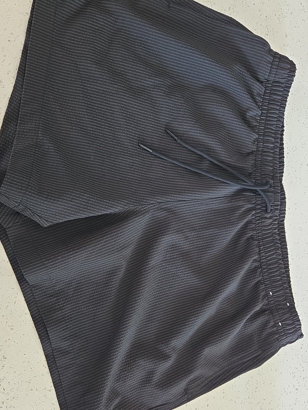 Abercrombie & Fitch Men's Black Textured Elastic-Waist Athletic Shorts